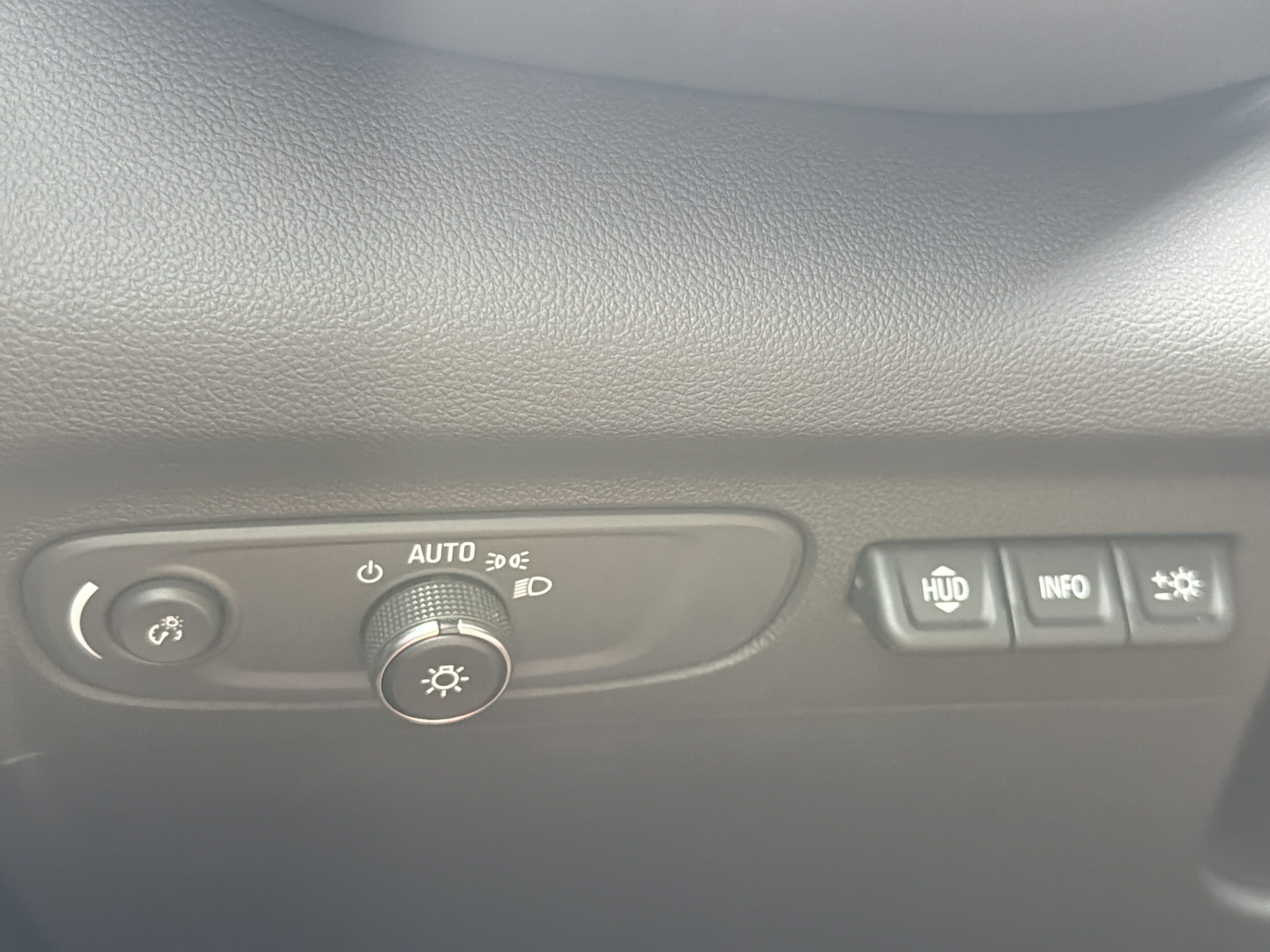 Used 2023 Buick Envision Essence w/ Technology Package I AWD/4WD image 31