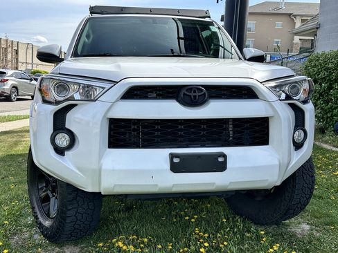 Used 2018 Toyota 4Runner SR5 image 4