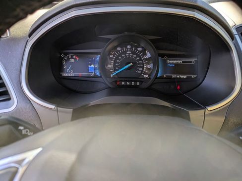 Used 2021 Ford Edge SEL w/ Convenience Package image 15