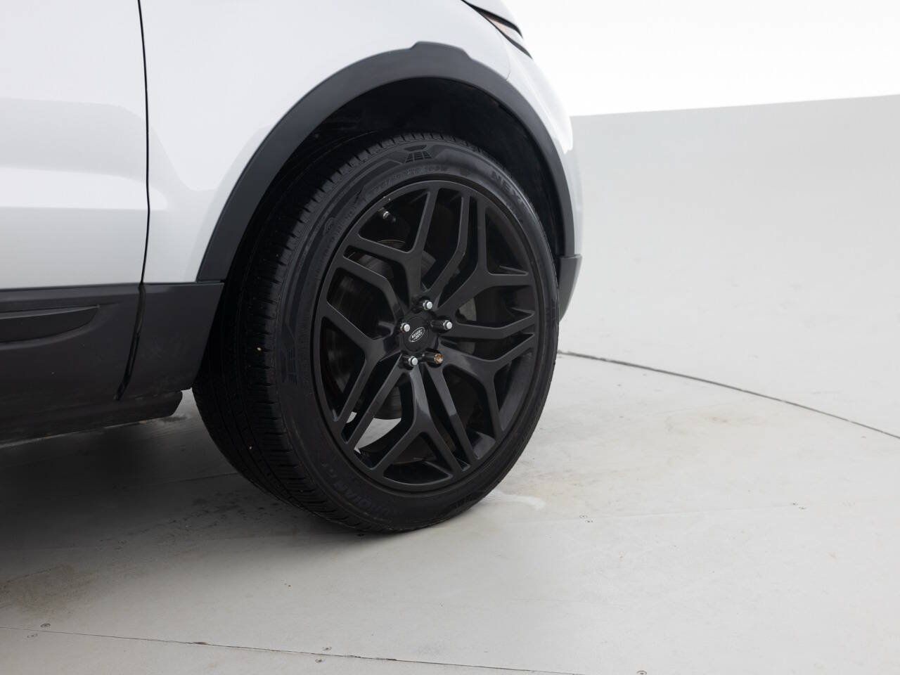 Used 2017 Land Rover Range Rover Evoque SE AWD/4WD image 18