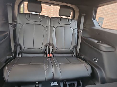 New 2025 Jeep Grand Cherokee L Limited image 12