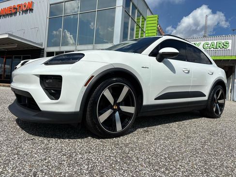 Used 2024 Porsche Macan 4 Electric AWD/4WD image 39