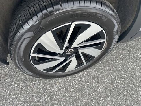 Used 2024 Volkswagen Atlas SEL AWD/4WD image 12