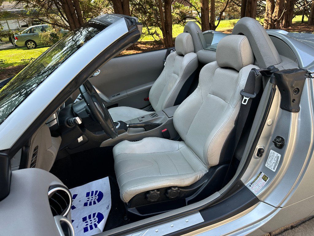 Used 2005 Nissan 350Z Touring RWD image 34