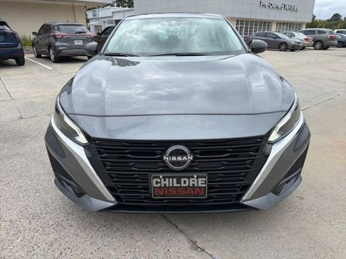 Used 2024 Nissan Altima 2.5 SV image 3