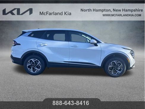 Used 2024 Kia Sportage LX image 8