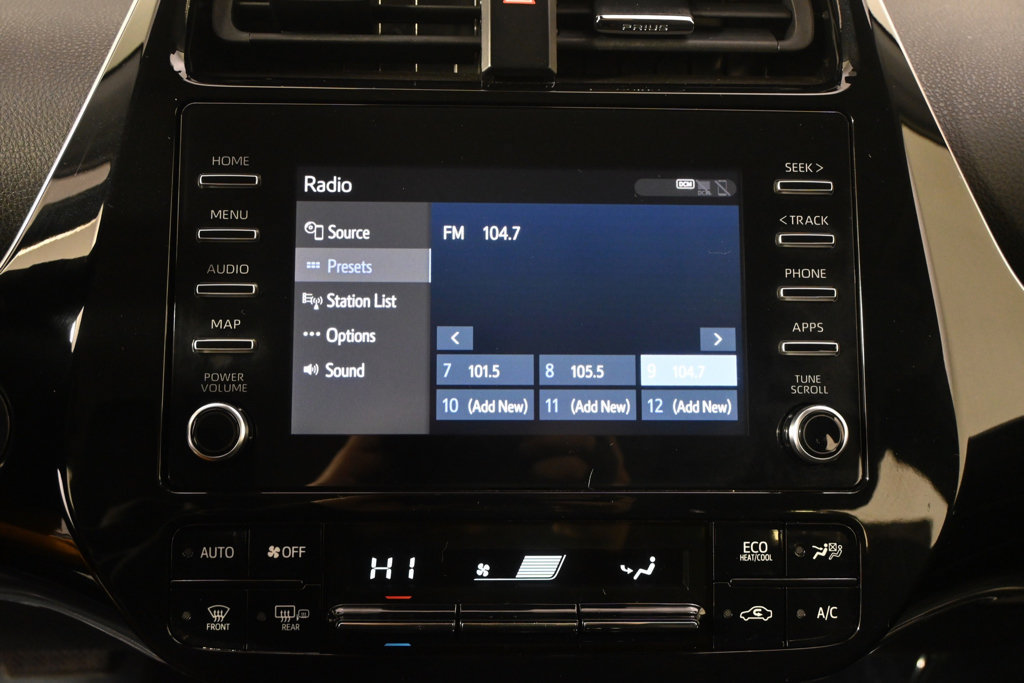 Used 2020 Toyota Prius XLE AWD/4WD image 28