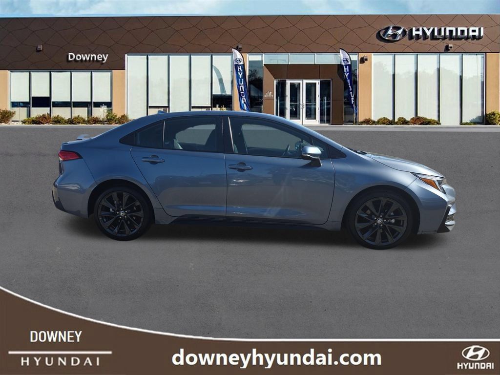 Used 2025 Toyota Corolla SE FWD image 6