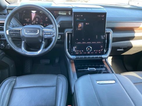 Used 2025 GMC Yukon Denali AWD/4WD image 4