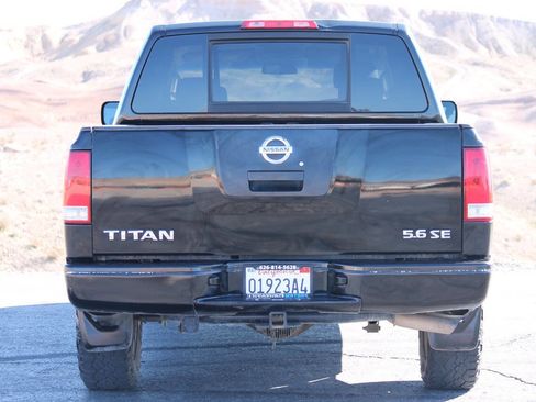 Used 2010 Nissan Titan SE RWD image 7
