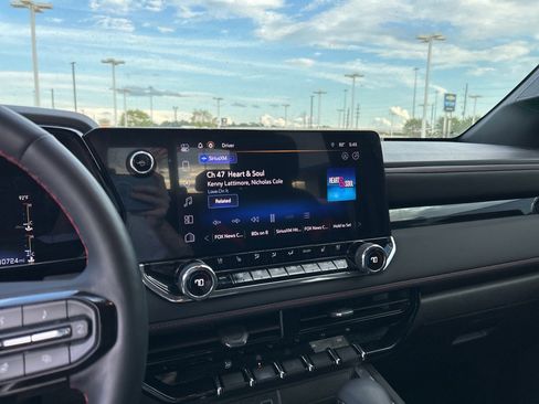 Used 2023 Chevrolet Colorado Z71 w/ Z71 Convenience Package 2 image 19