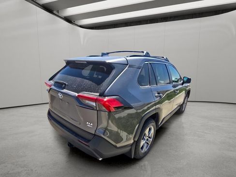Used 2024 Toyota RAV4 XLE AWD/4WD image 5