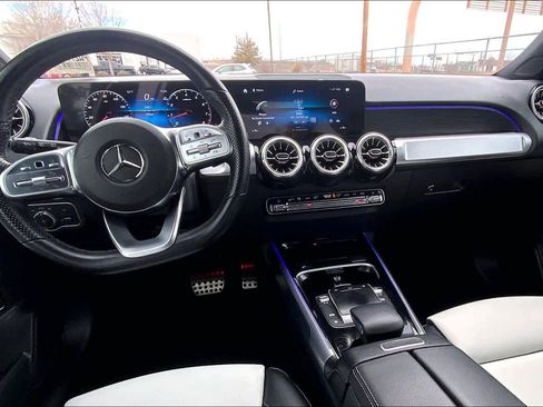 Used 2023 Mercedes-Benz GLB 250 4MATIC image 16
