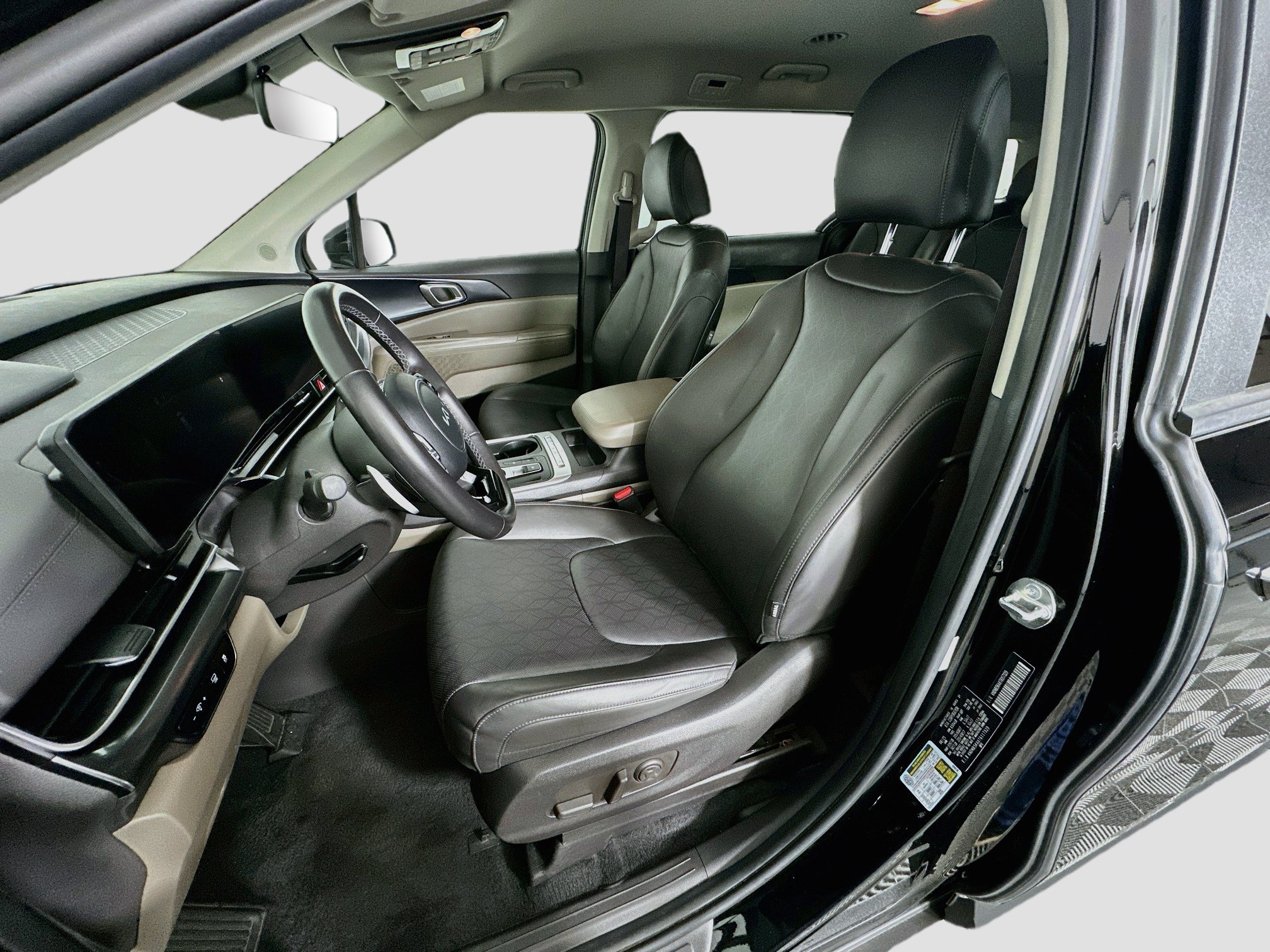 Used 2026 Kia Carnival LXS FWD image 13