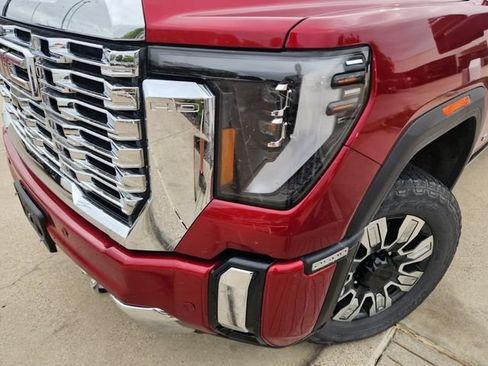 Used 2024 GMC Sierra 2500 Denali w/ Denali Reserve Package AWD/4WD image 9