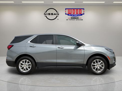 Used 2023 Chevrolet Equinox LT AWD/4WD image 2