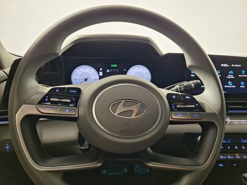 Used 2024 Hyundai Elantra SEL FWD image 17