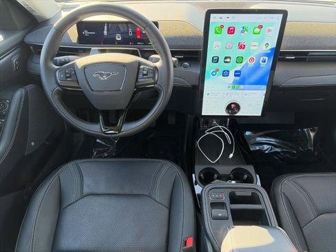 Certified 2025 Ford Mustang Mach-E Premium image 3