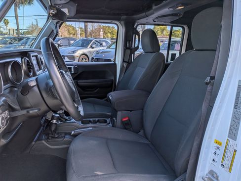 Used 2018 Jeep Wrangler Unlimited Sport S image 3