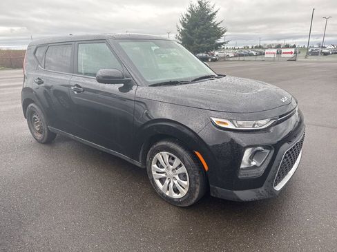 Used 2022 Kia Soul LX image 7
