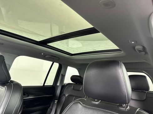 Used 2022 Jeep Grand Cherokee Limited 4xe image 12