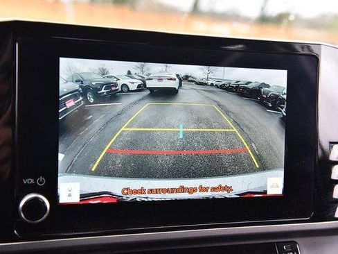 Used 2025 Toyota Camry LE image 13