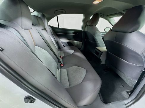 Used 2020 Toyota Camry LE w/ Carpet Mat Package image 31