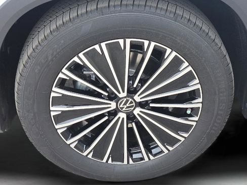 New 2026 Volkswagen Tiguan S image 8