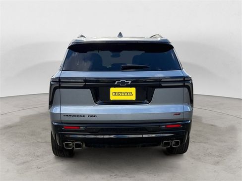 Used 2024 Chevrolet Traverse RS image 4