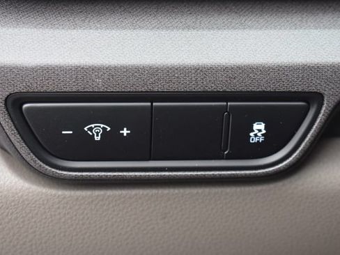 New 2026 Kia Carnival EX FWD image 23