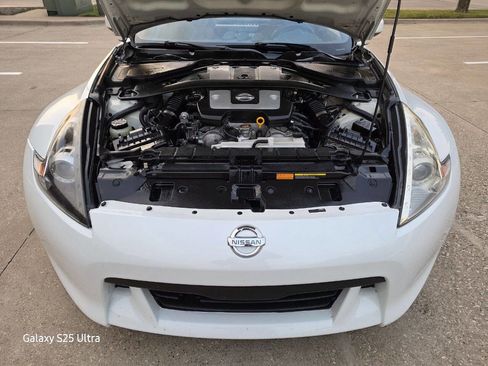 Used 2011 Nissan 370Z Touring image 24