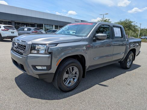 Certified 2025 Nissan Frontier SV w/ SV Convenience Package RWD image 8