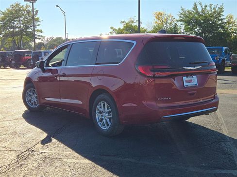 New 2026 Chrysler Pacifica Select image 16