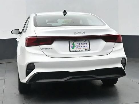 Used 2024 Kia Forte LXS FWD image 8