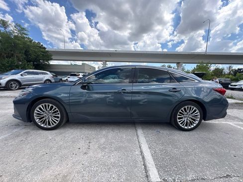 Used 2021 Toyota Avalon Limited FWD image 6