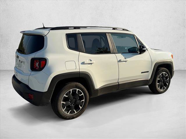 Used 2023 Jeep Renegade Latitude AWD/4WD image 5