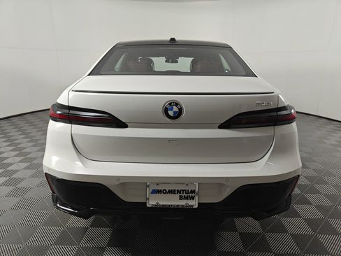 Used 2025 BMW 740i w/ Executive Package image 10