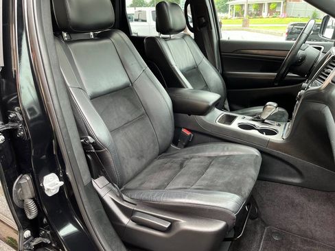 Used 2018 Jeep Grand Cherokee Altitude image 10