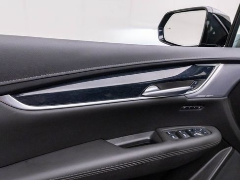 Certified 2025 Cadillac XT5 Premium Luxury w/ Technology Package AWD/4WD image 16