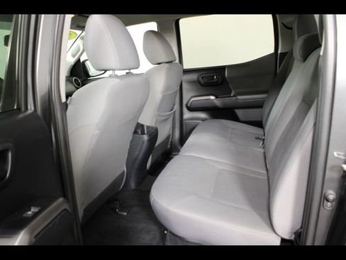 Used 2019 Toyota Tacoma SR5 AWD/4WD image 13