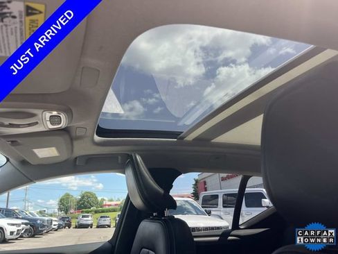 Used 2021 Volvo XC40 T5 Momentum w/ Premium Package AWD/4WD image 28