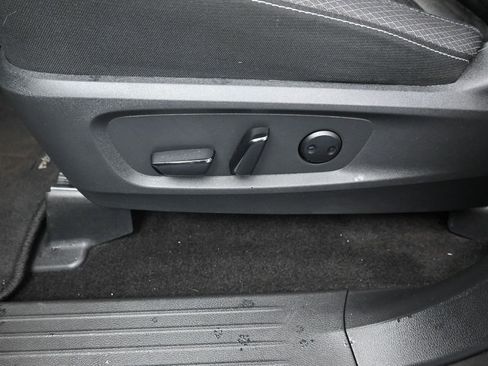 Used 2024 Nissan Pathfinder SV AWD/4WD image 21