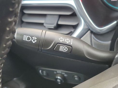 Used 2020 Chevrolet Equinox Premier image 18