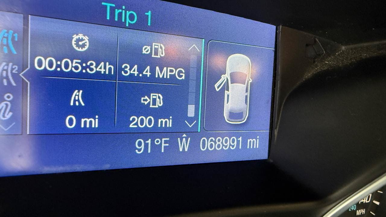 Used 2013 Ford Focus SE w/ SE Winter Pkg FWD image 22