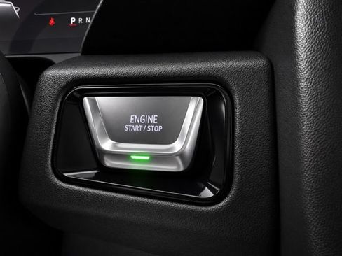 Used 2025 GMC Yukon Denali w/ Sun & Power Step Package AWD/4WD image 31