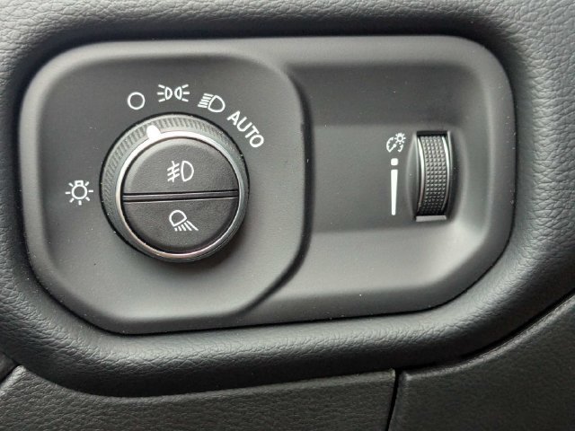 New 2026 RAM 3500 Big Horn AWD/4WD image 24