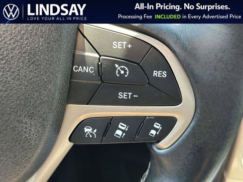 Used 2016 Jeep Grand Cherokee Overland w/ Advanced Technology Group AWD/4WD image 21