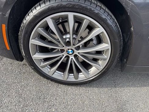 Used 2021 BMW 530i xDrive 530i xDrive w/ Premium Package image 9