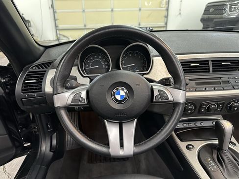 Used 2005 BMW Z4 3.0i RWD image 14