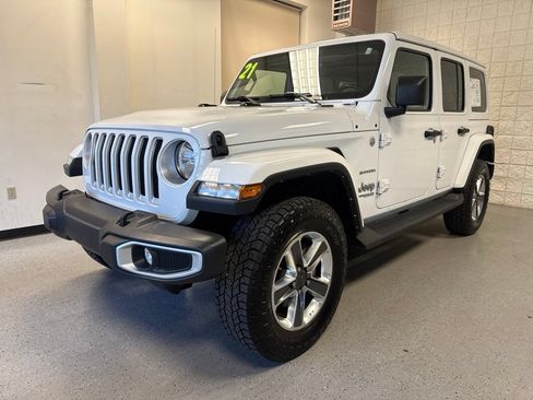 Used 2021 Jeep Wrangler Unlimited Sahara AWD/4WD image 38